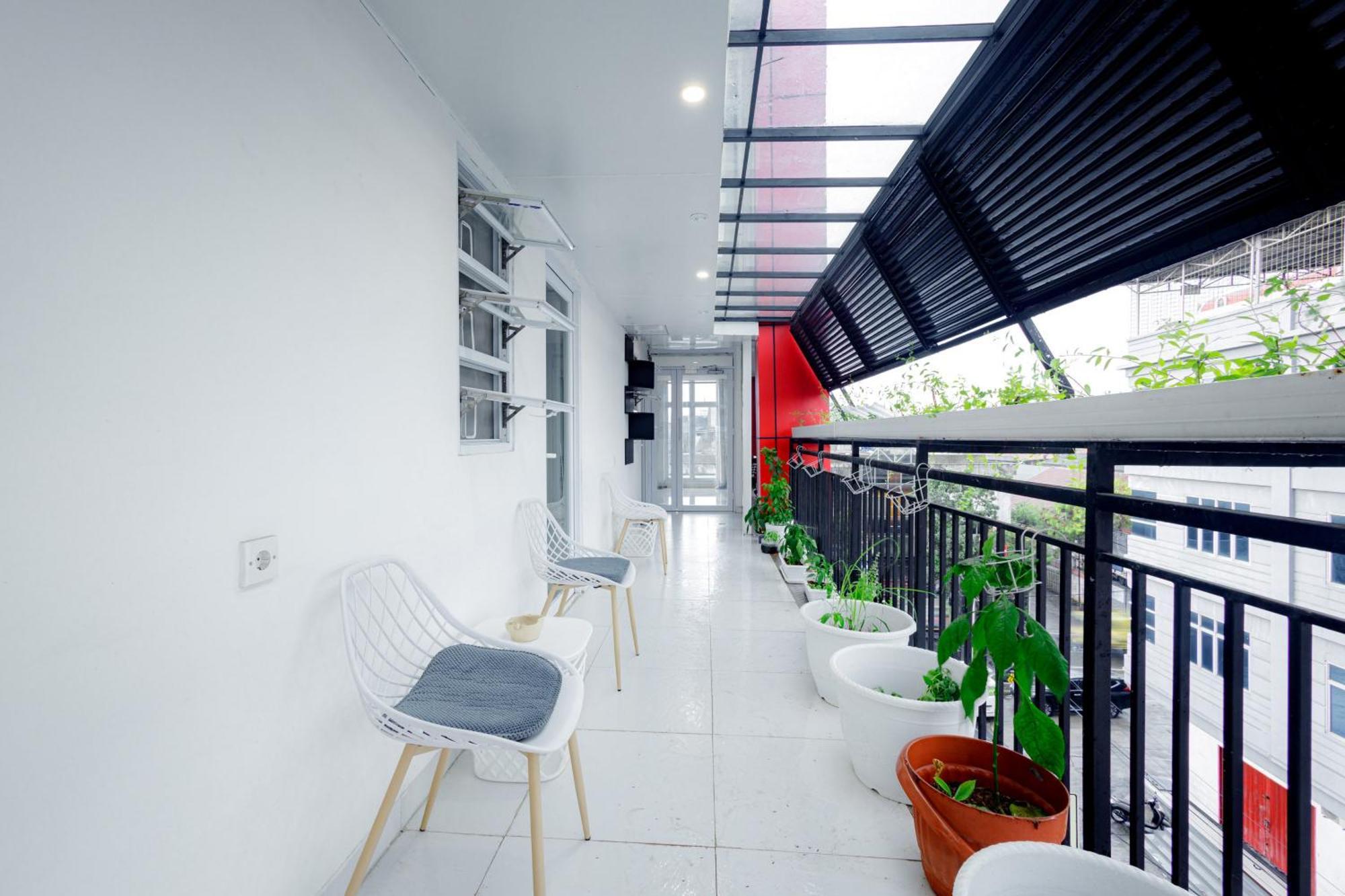 Urbanview Hotel Kota Tua 雅加达 外观 照片
